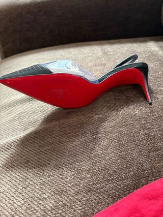 Salón Louboutin Talla 38 Tacón Medio Negro