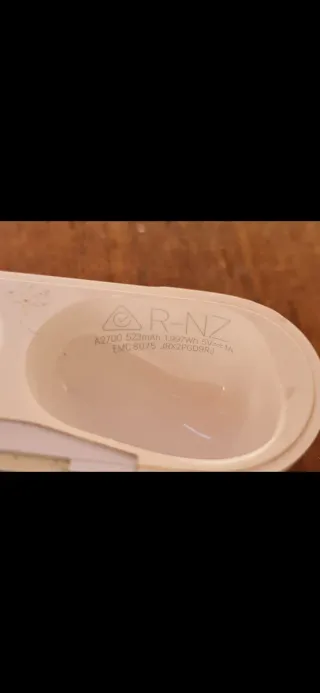 Cargador y Auricular Apple EMC 8075