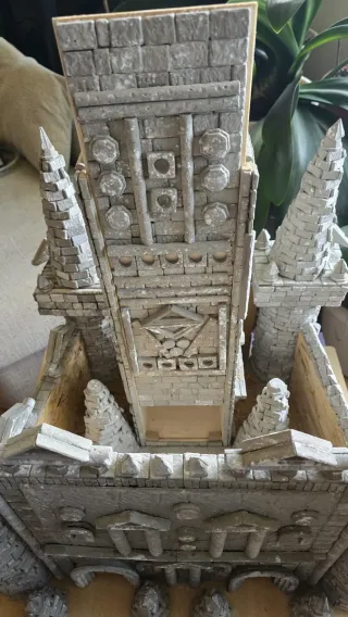 Castillo de piedra hecho a mano
