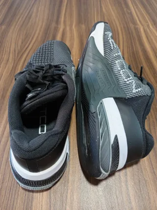 Zapatillas Nike Metcon 8 Negras y Blancas