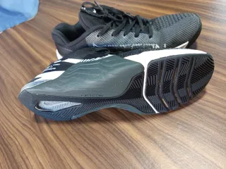 Zapatillas Nike Metcon 8 Negras y Blancas