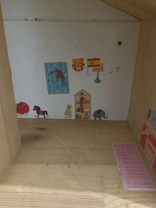 Casita de muñecas de madera