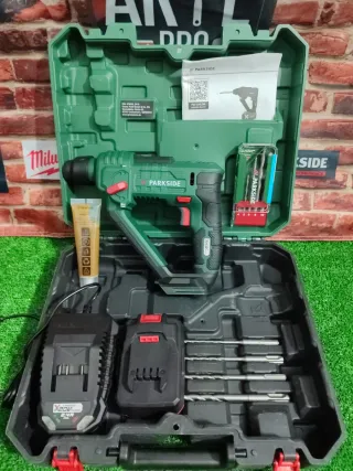 Martillo Parkside 20V con accesorios