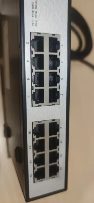 Switch D-Link DGS-1016D 16 Puertos 1Gbps