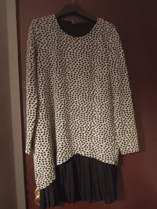 Vestido estampado lunares y falda plisada