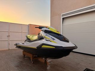 Moto de agua Yamaha VX 2023 y 2022