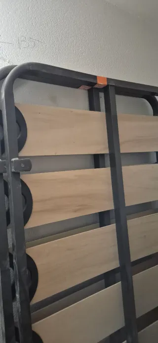 Somier metálico con láminas  de madera