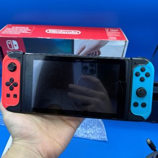 Nintendo Switch Console con Scatola
