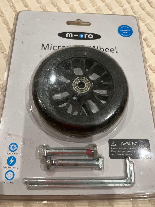 Rueda patinete Micro y tornillos
( sin Led)