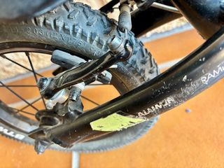 Bici de equilibrio con freno 12 pulgadas y casco