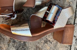 Sandalias CHIKA10 Piel Doradas