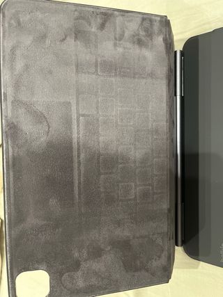 Funda iPad Pro 13 M4 magnética con teclado