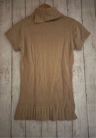 Jersey beige cuello alto manga corta