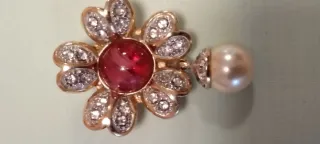 Pendiente vintage flor con perla y rubí