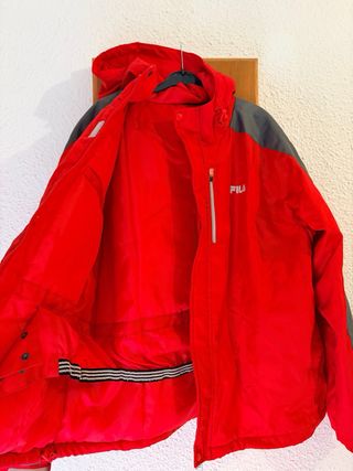 Chaqueta Fila Roja y Gris
