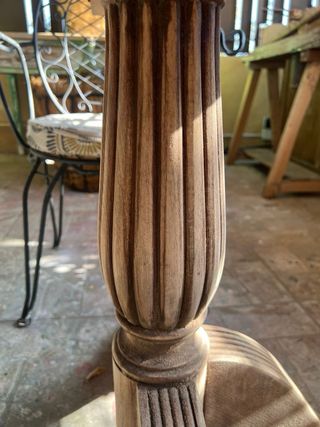 Antigua mesa de nogal