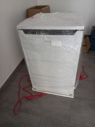 Nevera pequeña blanca