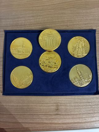 Set 5 Monedas Doradas Coleccionables.