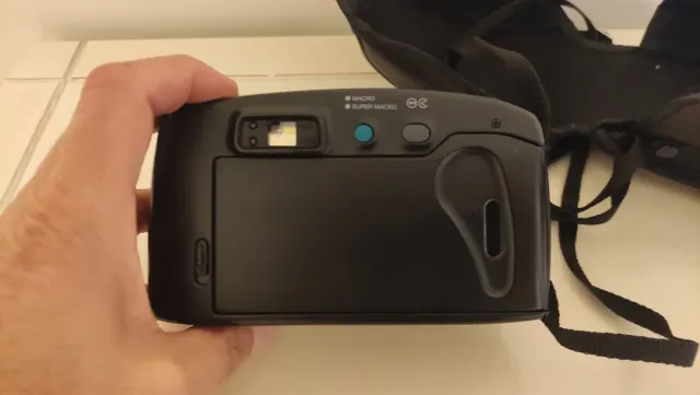 Cámara Carena Super Zoom 105 Negra