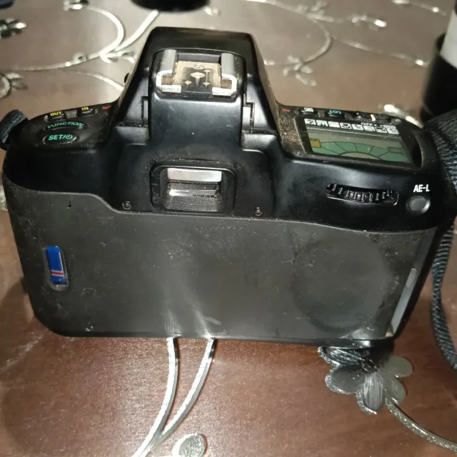 Macchina fotografica a rullino Nikon F70