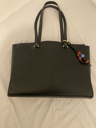 Bolso negro como nuevo
