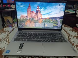 Ordenador Portátil Lenovo Plata EN PERFECTO ESTADO
