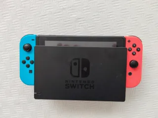 Nintendo Switch + Mando Pro Adicional