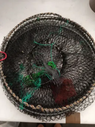 Cesto de pesca metálico