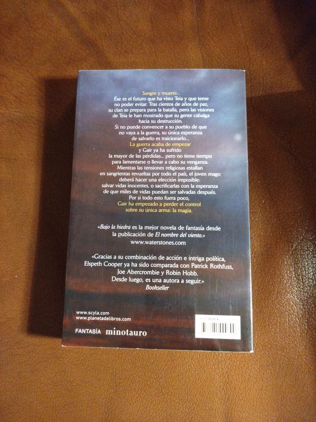 BAJO LA HIEDRA - EL IMPERIO DE GORETHARIA - E3