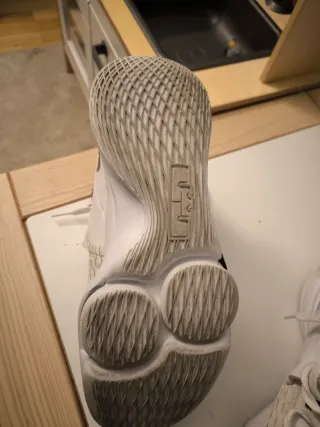 Zapatillas Baloncesto LeBron Witness V 44.5