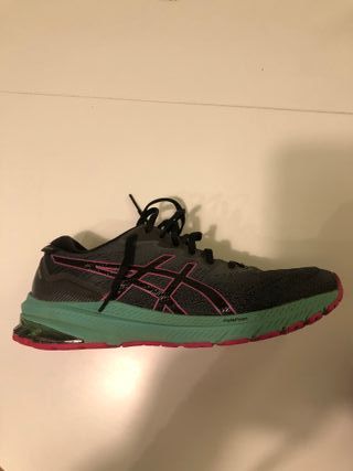 Zapatillas Asics Gore-Tex Negras, verdes y rosas