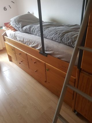 Litera madera maciza con cajones, armario.