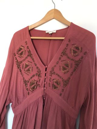 Blusa Slowlove color teja con abalorios 