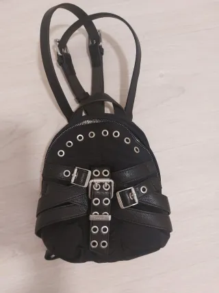 Mini mochila Desigual negra con tachuelas