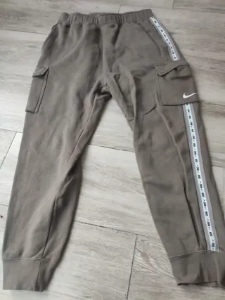 Chándal Nike térmico con bolsillos