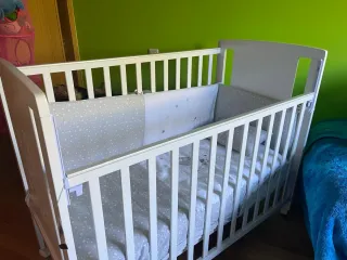 Cuna de bebé + colchon