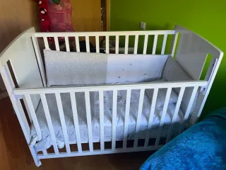 Cuna de bebé + colchon