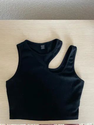 Top negro SHEIN asimétrico talla S