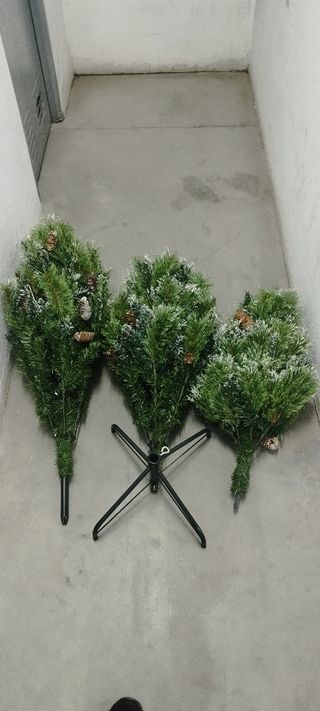 Árbol de Navidad Nevado 180cm con Piñas
