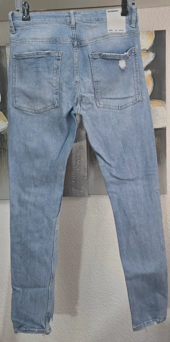 Vaqueros Bershka azules rotos