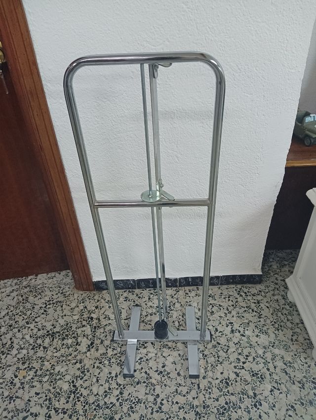 Dispensador de metal cromado