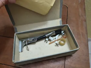 Máquina de coser antigua Wertheim con mueble