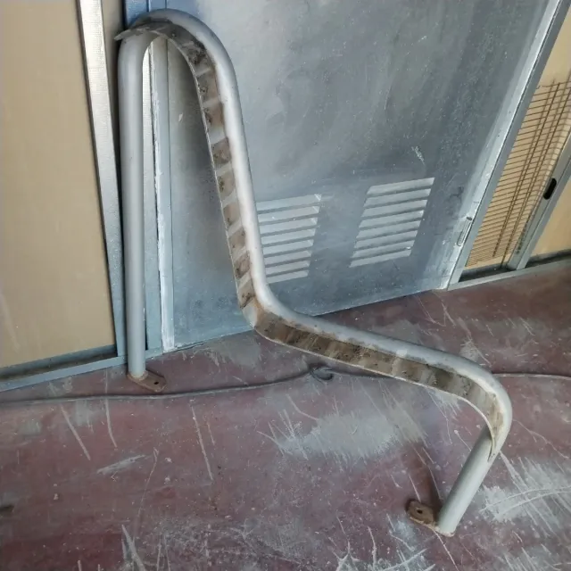 2 Soportes metalicos para banco