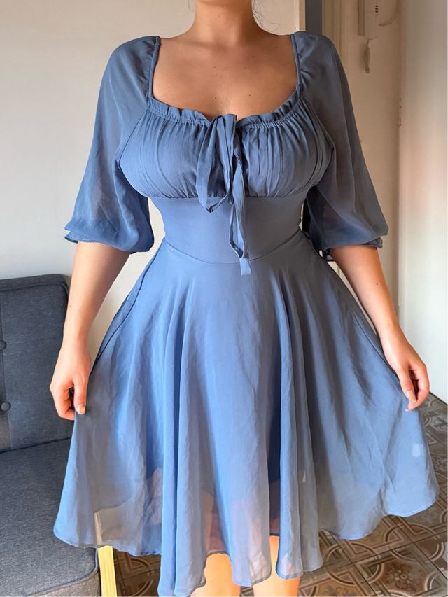 Vestido azul vaporoso lazo mangas francesas
