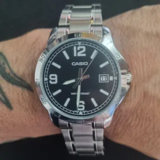 Reloj Casio Nuevo Negro y Plateado