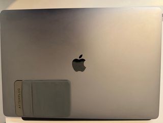 MacBook Pro 16″ (2019) i9 · 32 GB RAM · SSD 2 TB ·