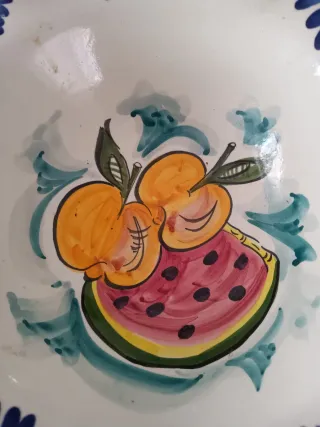 Frutero de cerámica decorado