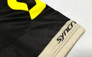Equipación maillot y culotte Odlo Scott