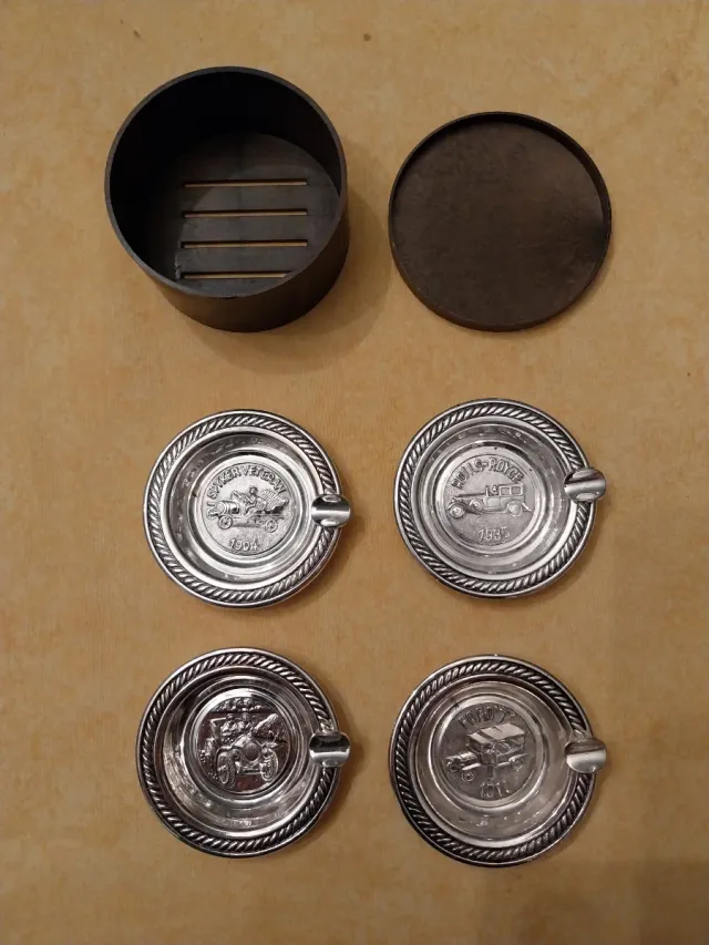 Cinzeiros Colecionáveis 6cm