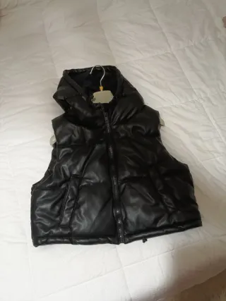 Chaleco acolchado con capucha Pull&Bear